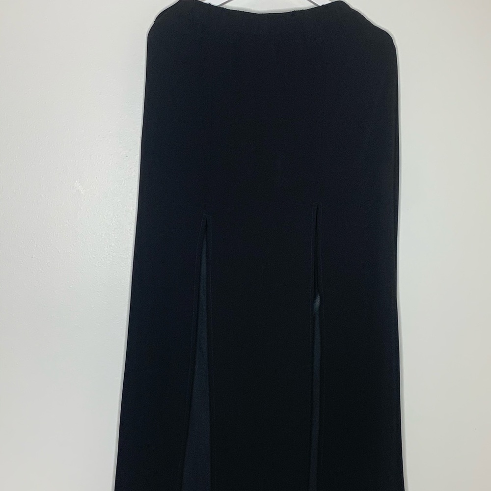 Long skirt open sides